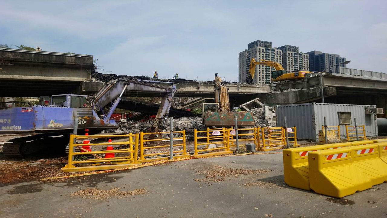 青海陸橋拆除進度超前　228續拆自立陸橋
