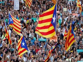 西班牙審判加泰隆尼亞分離　20萬人上街抗議