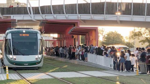 高雄捷運量再新高　燈會期間善用大眾運輸輕鬆行 