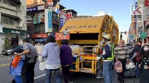 除舊佈新 迎新年　高市除夕提早收運垃圾