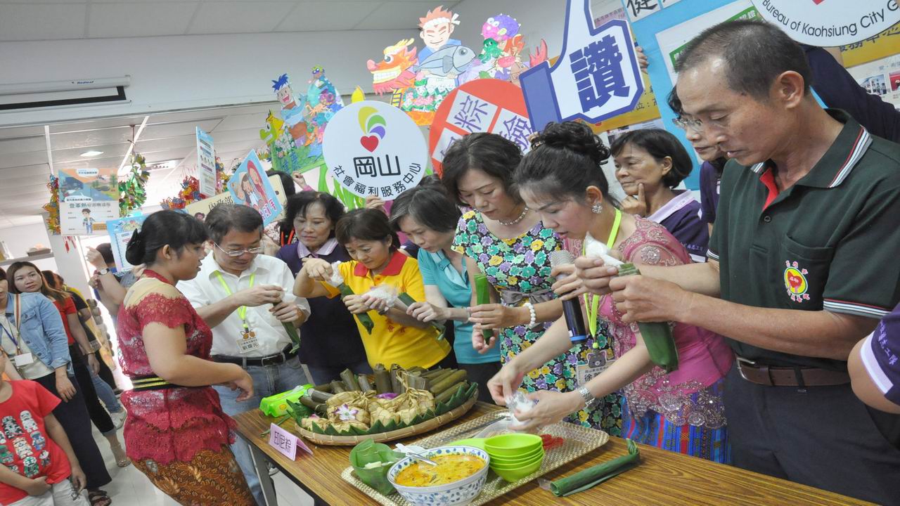 包粽團聚　新住民齊聚提前歡度端午