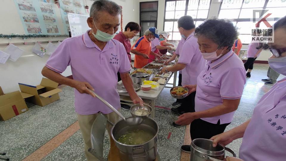 美味送到遠鄉　高市府中秋節請長輩品嚐龍膽石斑魚