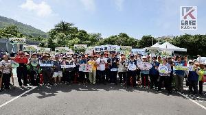 推廣尊重自然環境　環境部長彭啓明參與高雄淨山活動