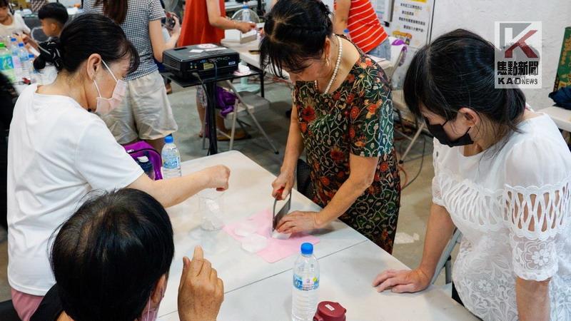 共慶端午　大寮戶政推廣多元文化　邀請新住民體驗包粽子