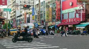 炎炎夏日！　高市調整路口號誌秒數　縮短機車等候時間