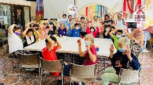 少年囝仔帶長輩玩桌遊！　高市旗津桌遊種子隊出動服務