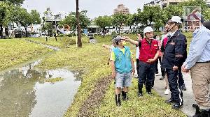 陳其邁視察鳳山地區滯洪池　里長肯定滯洪池發揮功效