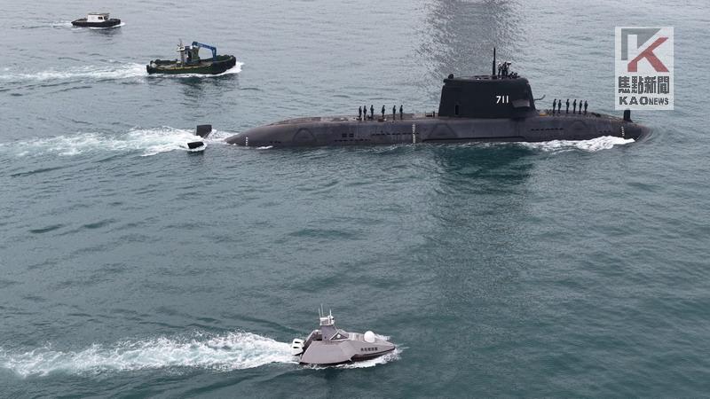 「海鯤軍艦」完成浮航測試