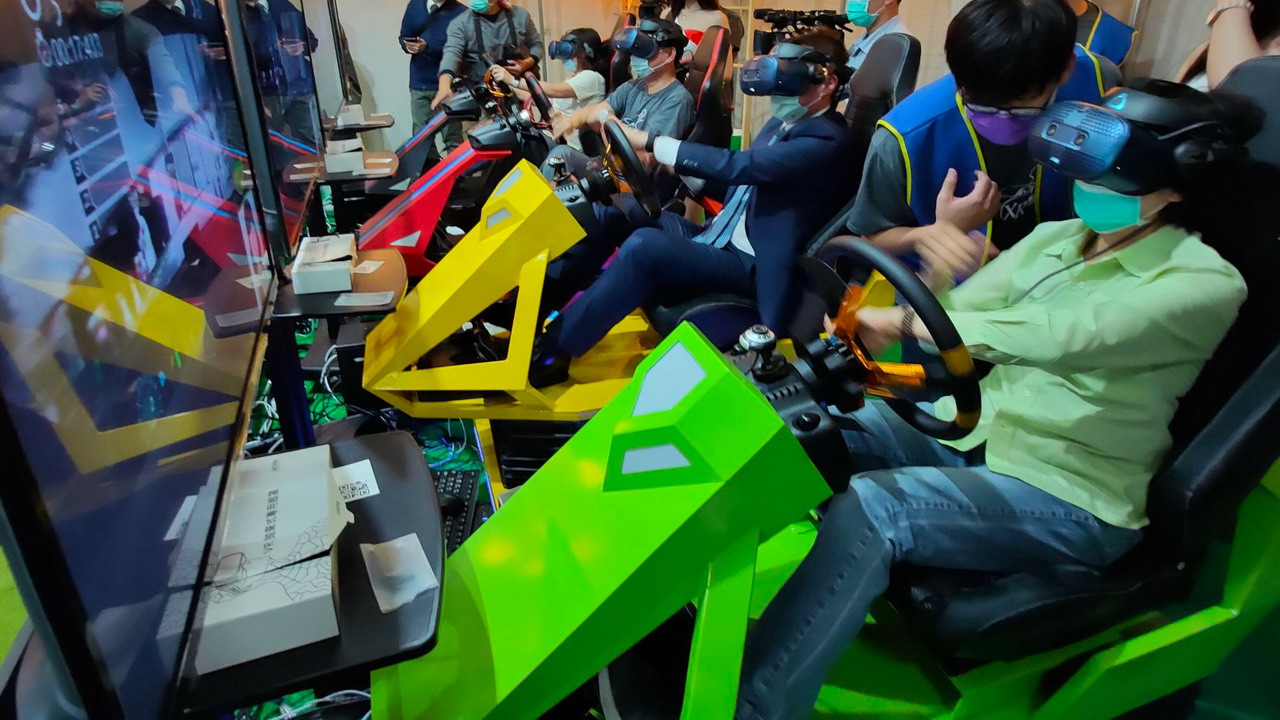 全台首創VR體感　迷你賽車遊戲打造超真實體驗