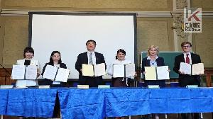 仁武高中締結姊妹校　高市府訪團拜訪波蘭卡托維茲第三中學