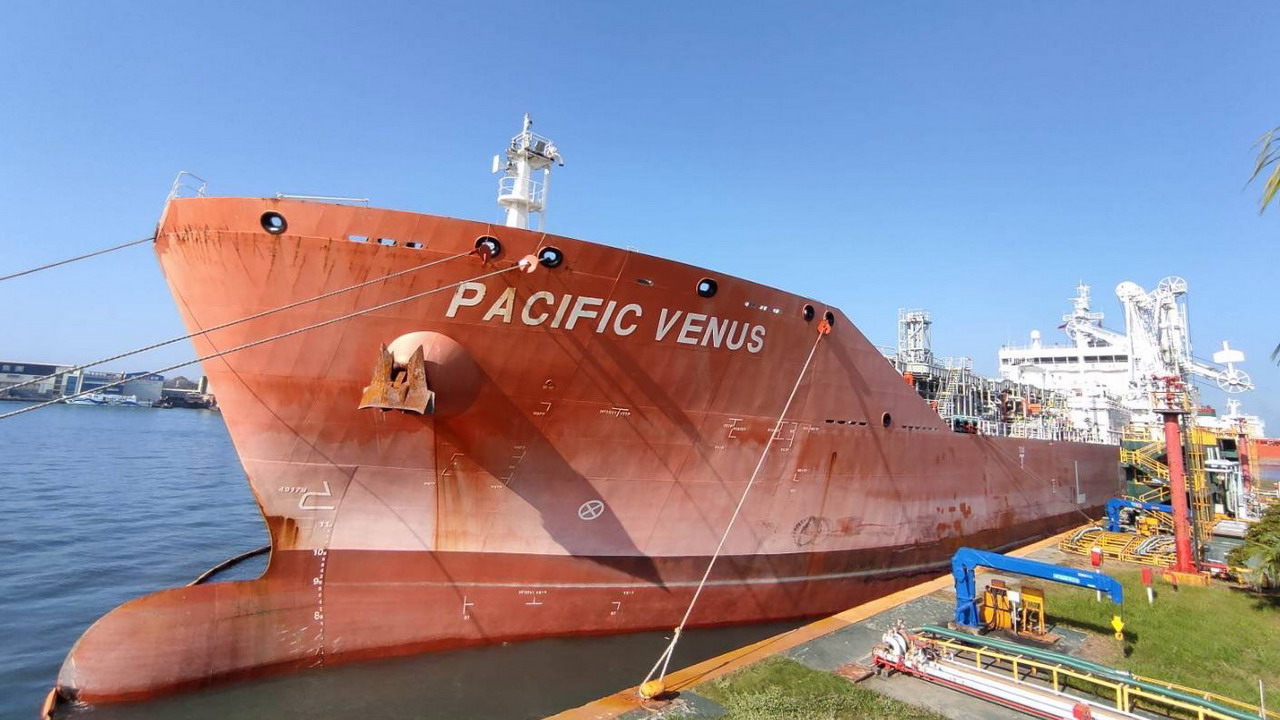 語音／接棒液化天然氣　全球首艘碳中和乙烯船抵台