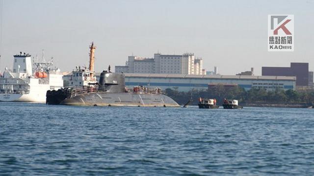 潛艦國造原型艦海鯤軍艦　台船移船入塢測試作業