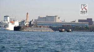 潛艦國造原型艦海鯤軍艦　台船移船入塢測試作業