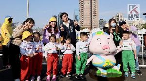 高雄冬日遊樂園登場　陳其邁：歡迎全家一起來玩！