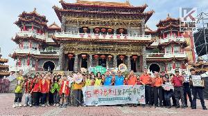 公私協力物資送暖　鳳山五甲社福攜龍成宮助弱勢