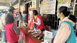 拿春聯抽紅包　鼓山戶政辦理「蛇來運轉鴻運到」活動