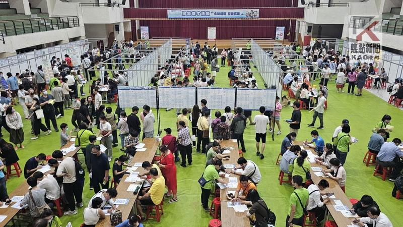 溫馨5月　三民家商舉辦大型聯合徵才活動